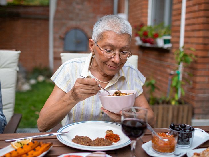 Diets to Slow or Prevent Alzheimer's Disease