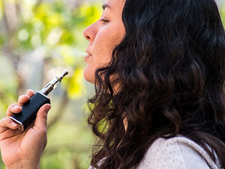 Pantiessiz yalangoch modellar fotosurati