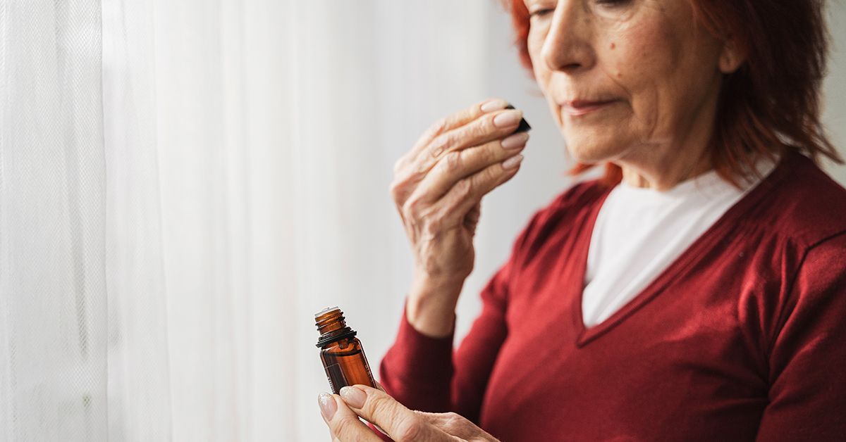 9 Essential Oils for Sore Throat