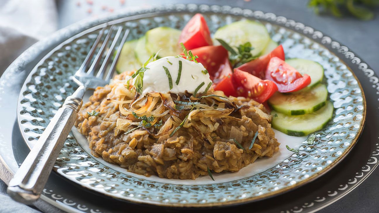Cucumber salad with lentil pilaf