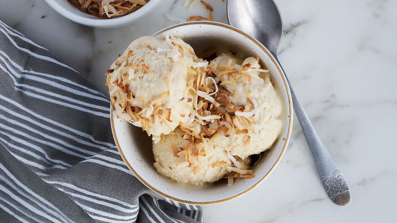Pineapple banana Greek frozen yogurt