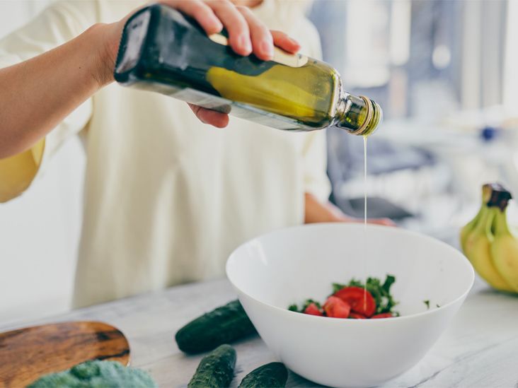 Is There a Link Between Olive Oil Intake and Cholesterol Levels?