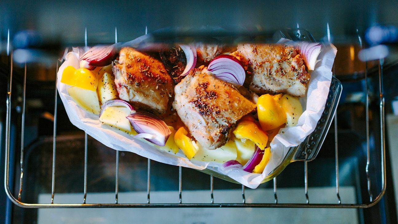 Roast chicken with onions and peppers