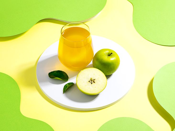 4 Benefits of Apple Juice (And 5 Downsides)