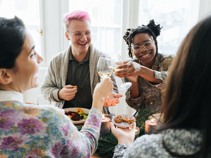 Cómo mantener tus conexiones sociales durante el invierno: consejos prácticos y accesibles