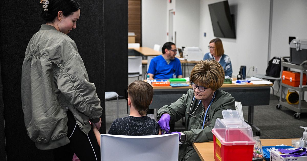 ASV Pārskatīs Bērnīgu Vaccīnu Rīkli, Rekomendējot Vairāk Mazu Intrēžas