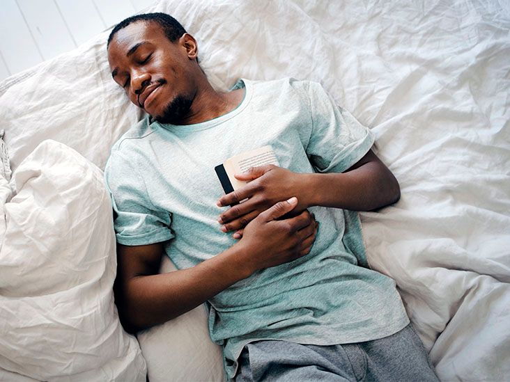 4 Hacks for Better Sleep, with Tips from Our Editors