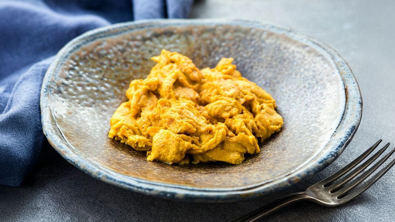 Turmeric scrambled eggs