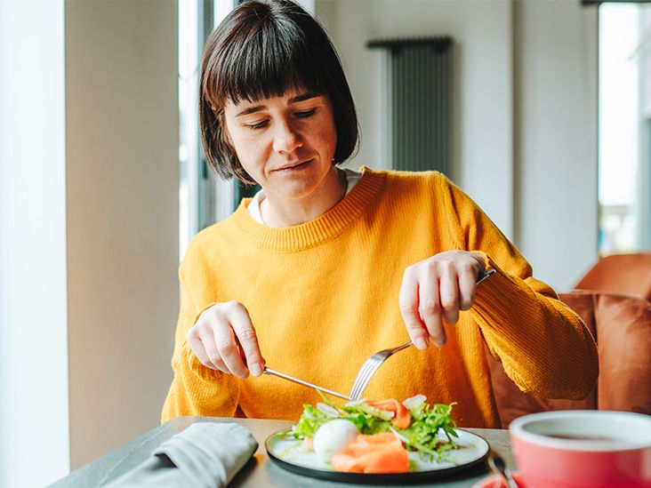 A Dietitian Explains How Calorie Deficits Actually Work for Fat Loss