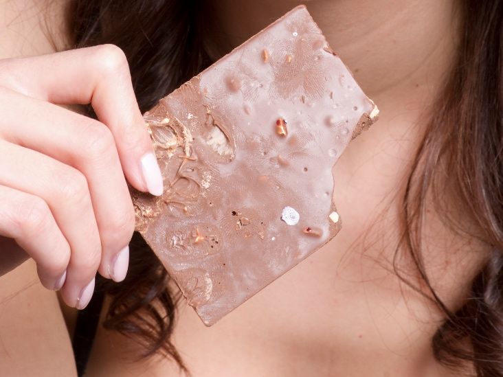 Sniffing Chocolate Could Boost Your Leg Day Workouts and Curb Hunger