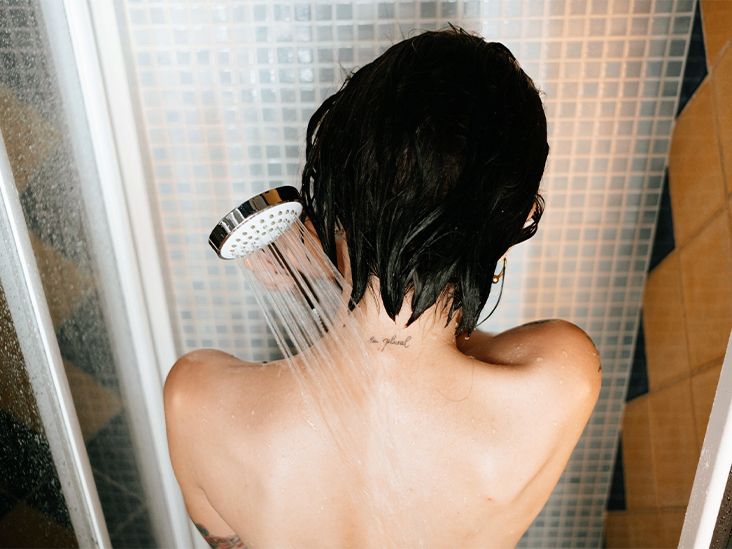 Women Showering: Best Shower Routine For Your Hair