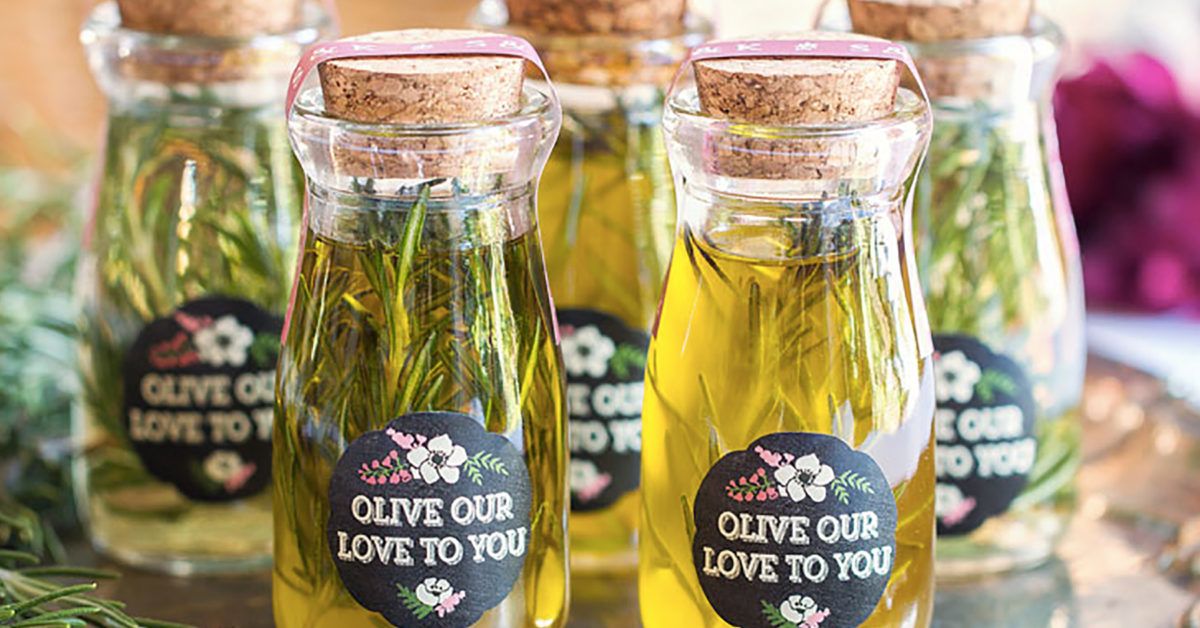 Wow Your Guests With These DIY Infused Olive Oil Wedding Favors