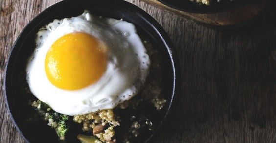 Veggie Quinoa Breakfast Bowl