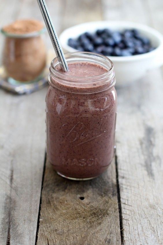 cacao and blueberry smoothie
