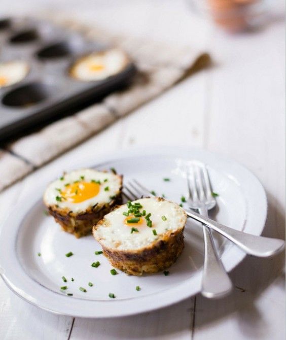 Baked Eggs in Spaghetti Squash Boats