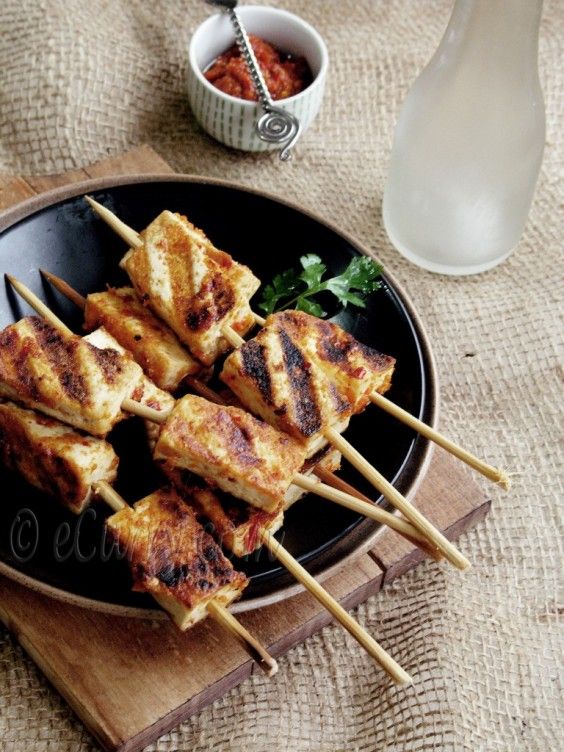 Harissa marinated tofu skewers