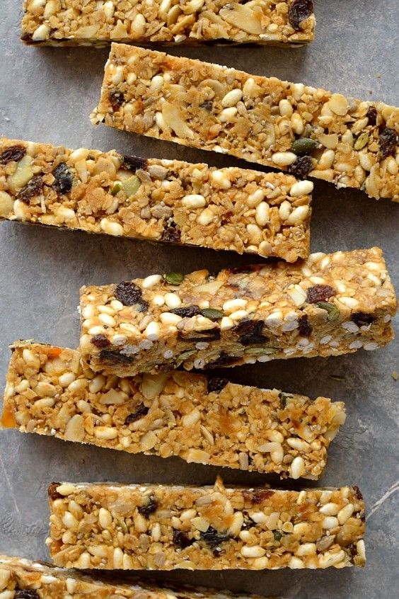 4. Chewy, No-Bake Peanut Butter Granola Bars