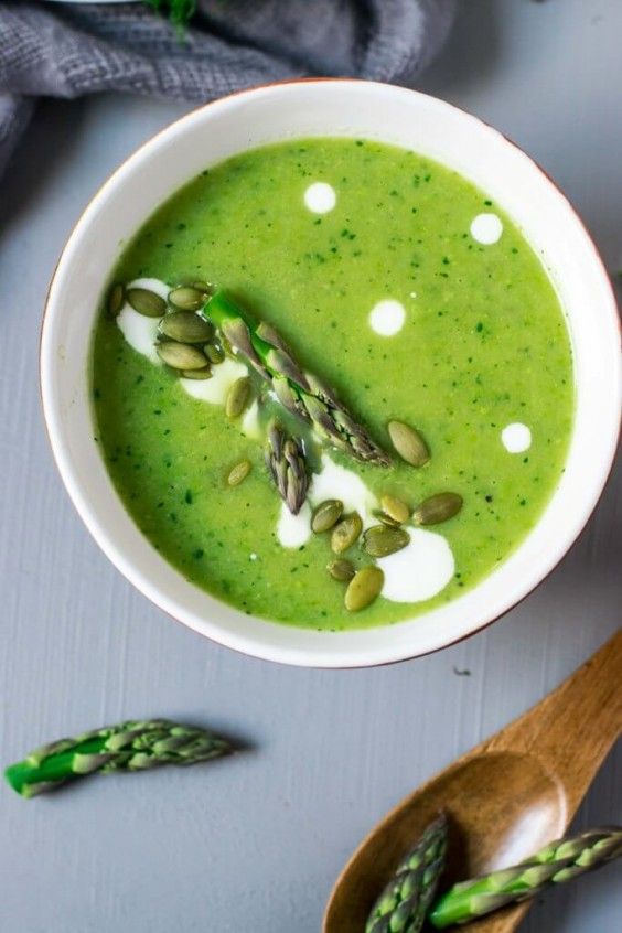 Fresh Pea Soup with Herbs - Connoisseurus Veg