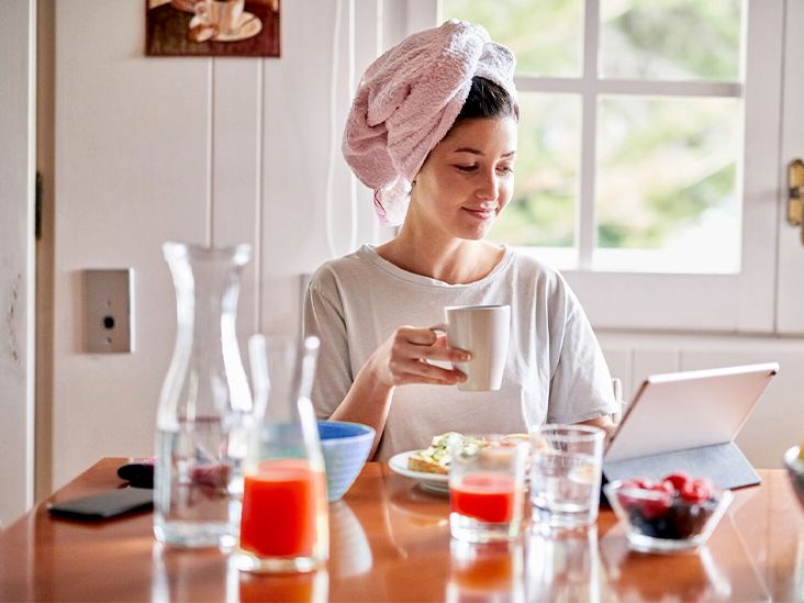 5 Ways to Stay Hydrated When You're Hungover