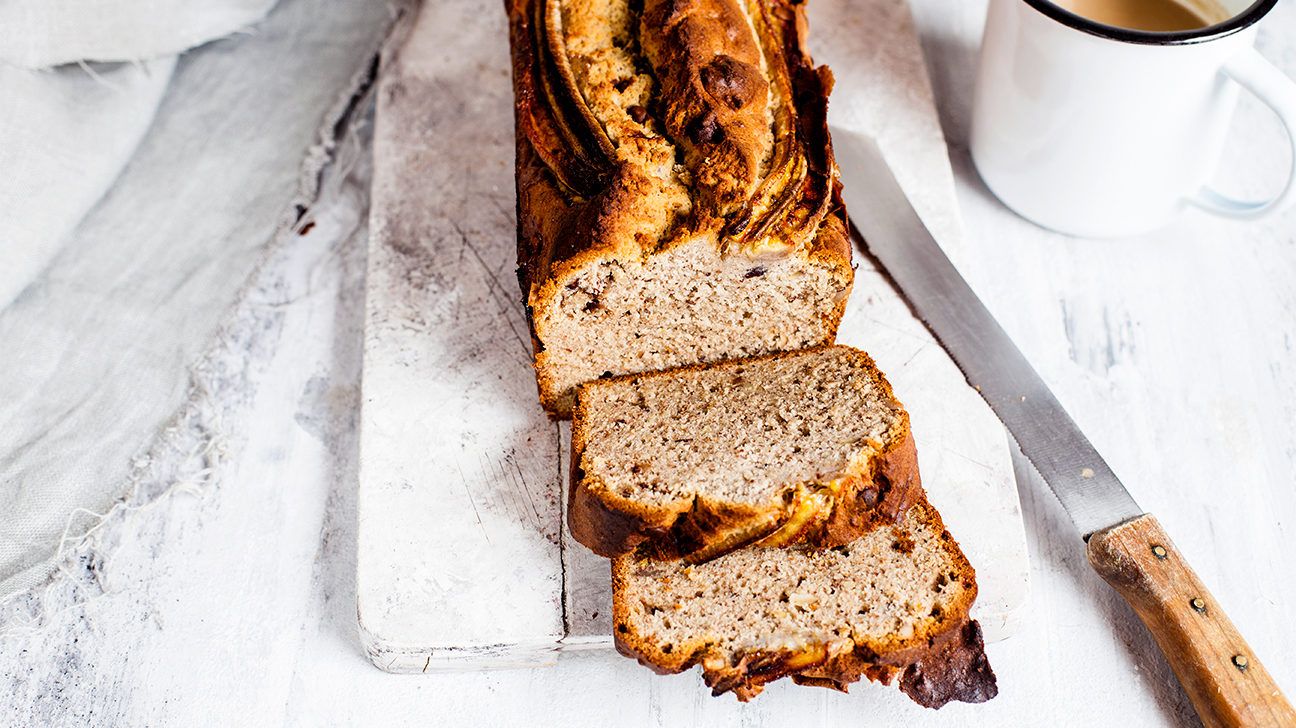 How To Perfect Banana Bread, From Toppings To Temperature