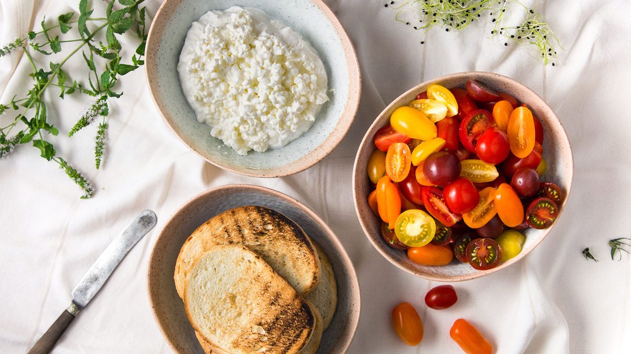 cottage cheese recipe with cherry tomatoes and toast