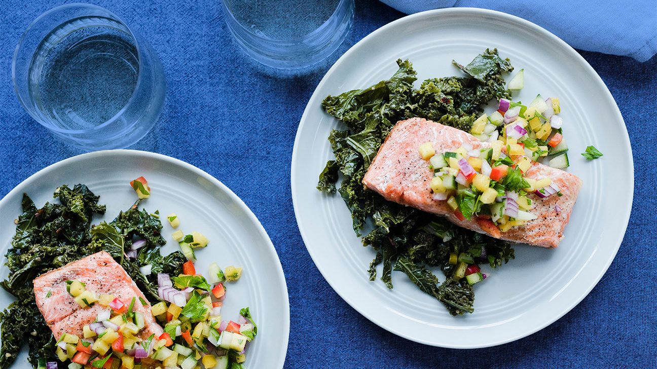 Whole30 dinner recipe with salmon and mango salad