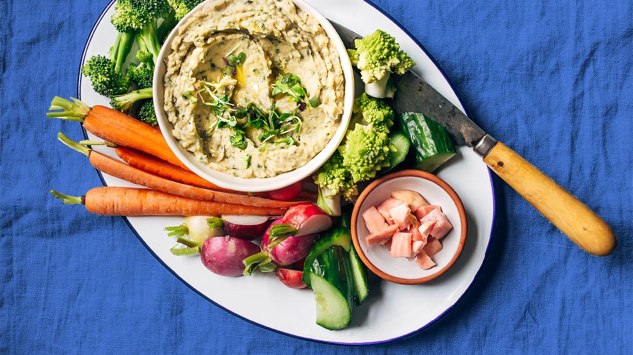 Vegetable party platter with hummus