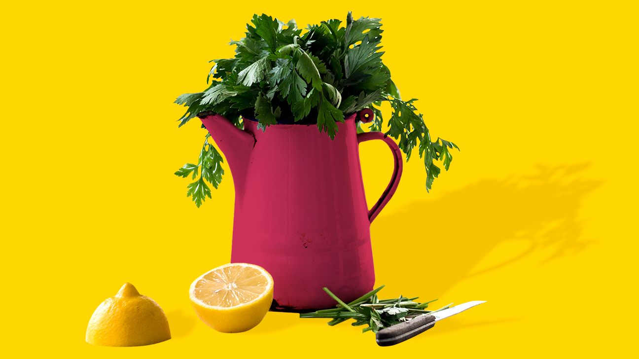 https://media.post.rvohealth.io/wp-content/uploads/sites/2/2020/05/GRT-parsley-lemon-in-water-1296x728-header.jpg