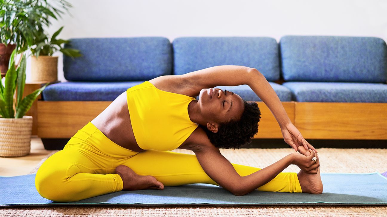 I slept on a yoga mat for 2 years. Here's 5 things I learned.