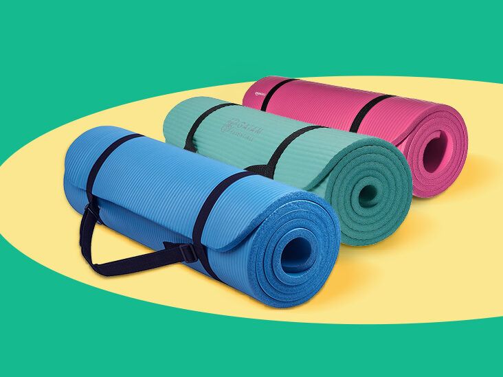 How to Clean Your Yoga Mat According to Its Material