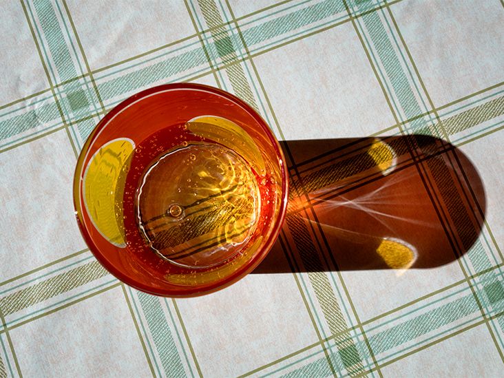 Does Sparkling Water Hydrate You? Carbonated Water and Seltzer