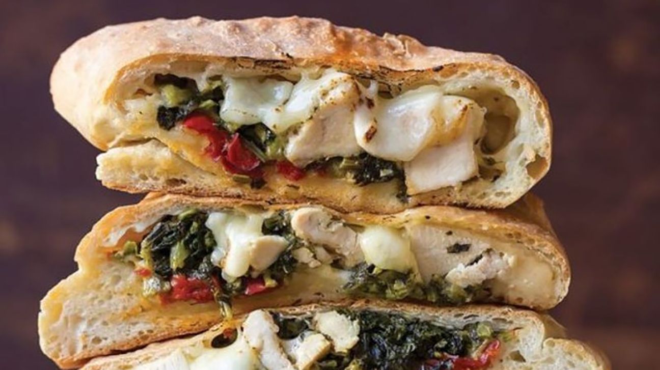 What's the Difference between Calzone and Stromboli?