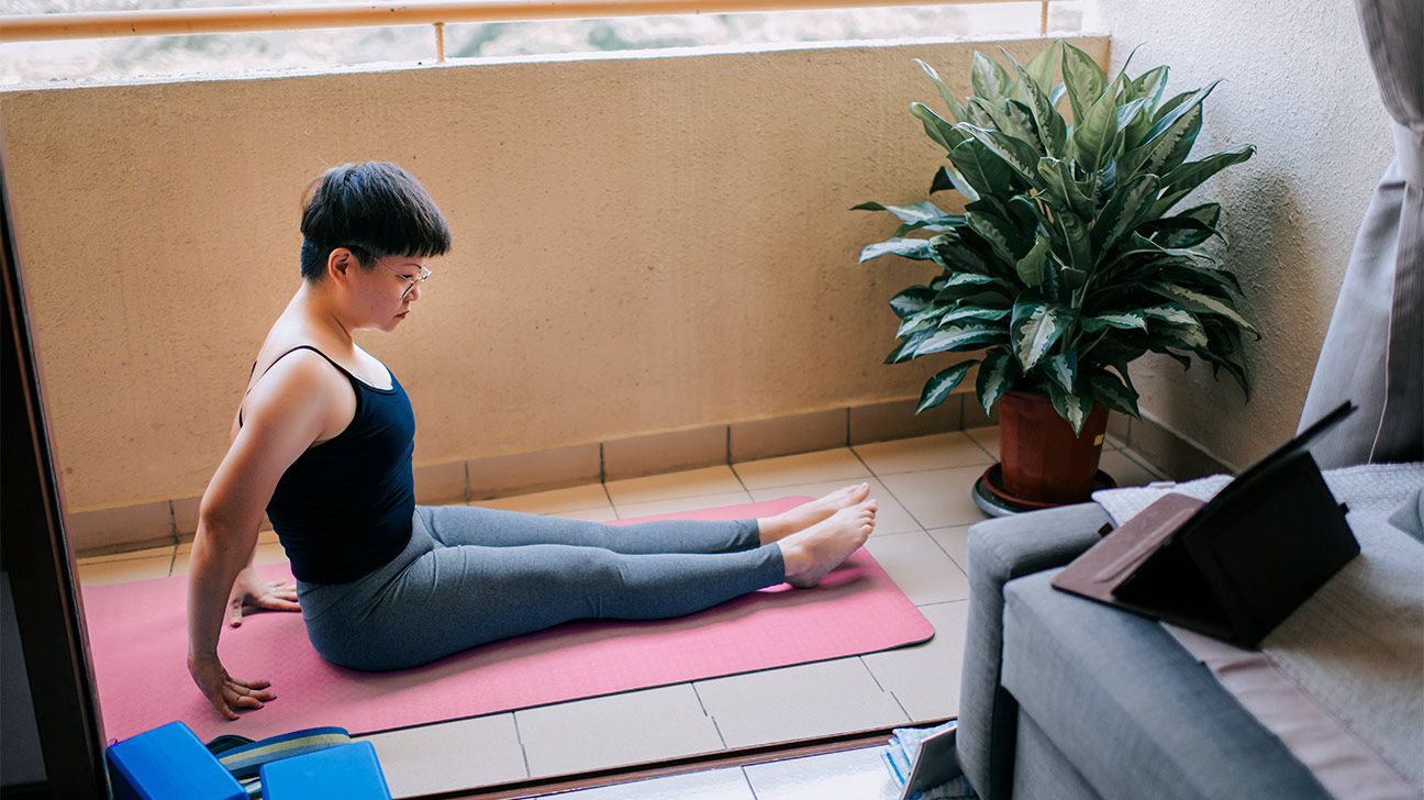 CHAIR YOGA FOR WEIGHT LOSS: EASY STEP-BY-STEP GUIDES TO SEATED POSES FOR  RAPID WEIGHT LOSS, BURN BELLY FAT AND RECOVER ENERGY INCLUDING A 30-DAY  CHALLENGE PLAN: CHADWELL, SANDRA P: 9798857416532: Amazon.com: Books