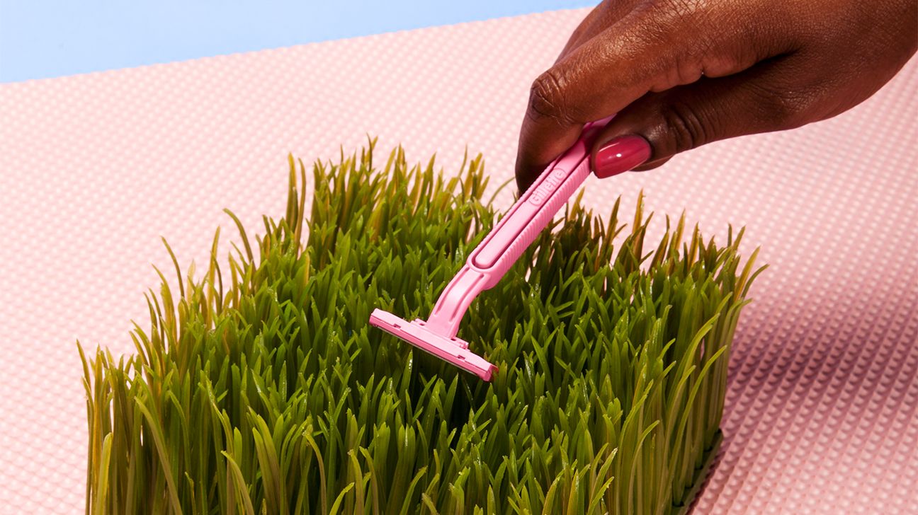 hand shaves patch of grass representing itchy pubes header