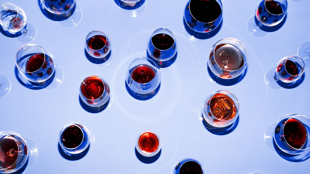 9 Red Wine Benefits That Are Backed by Science