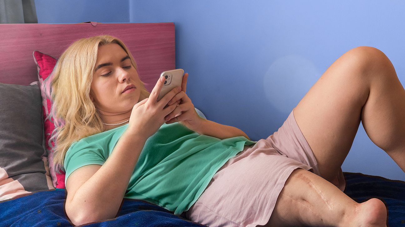 girl check phone for messages from ex header
