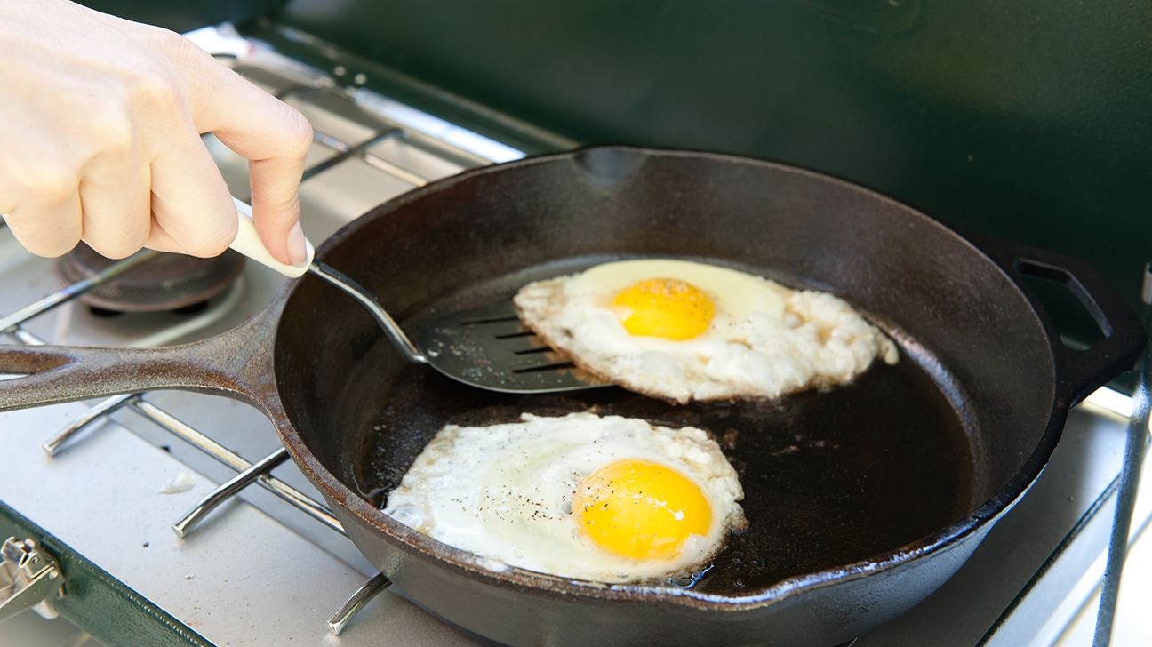 🍳What Really Happens When Using a Metal Spatula on Your Cast Iron Pan 