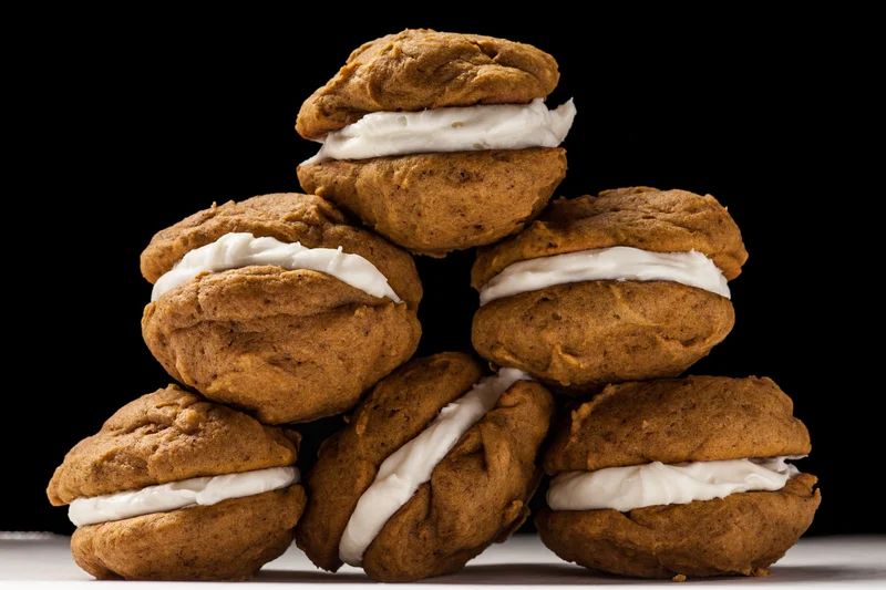 Pumpkin spice whoopie pies with brown butter cream cheese frosting - The  Bake School