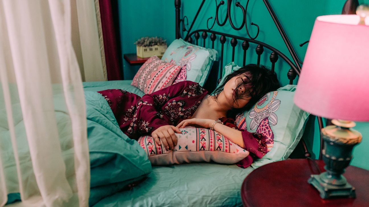 Why Do I Sleep So Much: 10 Reasons for Oversleeping