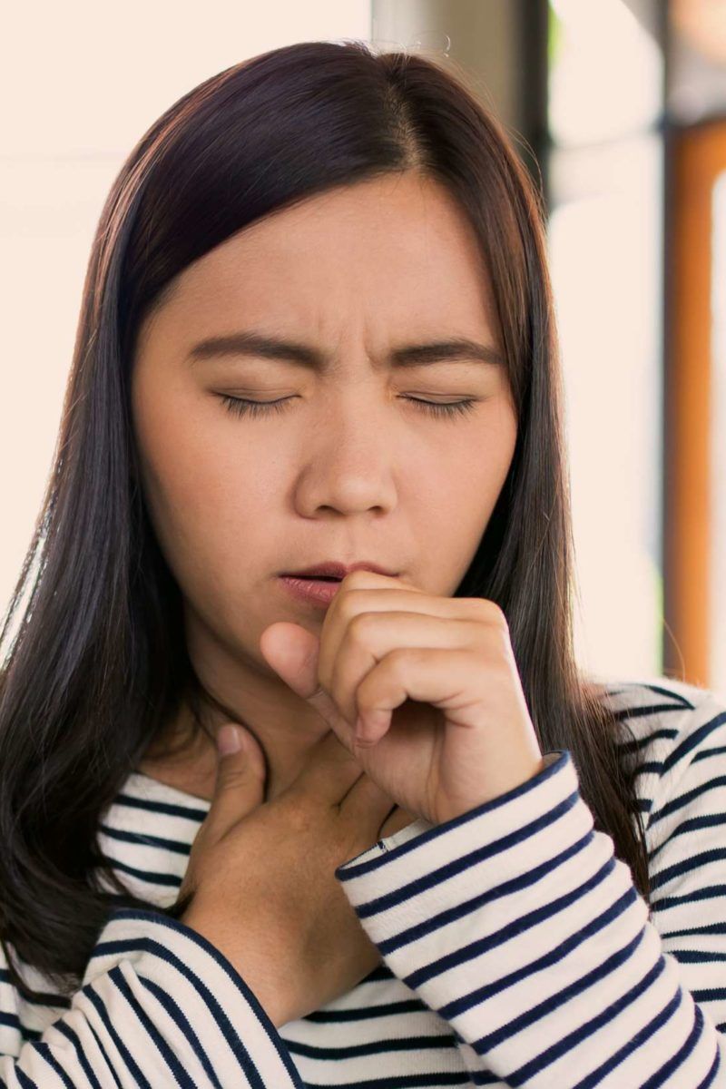 Fish bone stuck in throat Symptoms and how to remove one