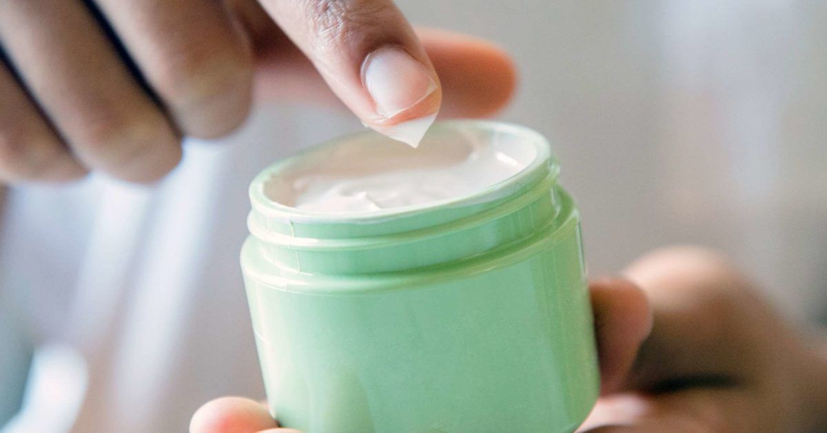 This Gel Manicure Trick Will Save Your Grown-Out Nails | Glamour