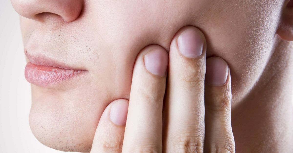 Pericoronitis Symptoms, treatments, and complications
