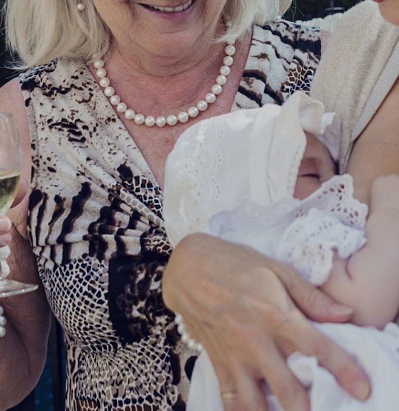 Alcohol and breastfeeding Is it safe and how does it affect baby?