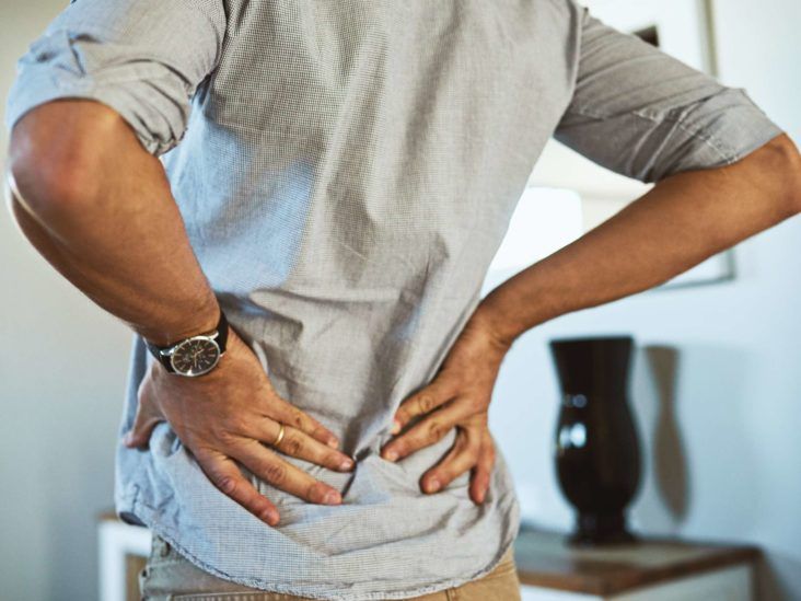 A qué se debe el dolor de espalda al toser?