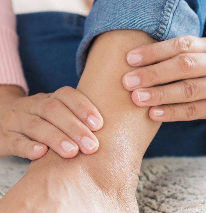 Why does my ankle hurt? Causes and symptoms
