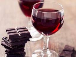 https://media.post.rvohealth.io/wp-content/uploads/sites/3/2020/02/chocolate-and-red-wine.jpg