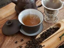 Oolong tea: Health benefits and risks