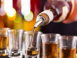 Binge drinking in young adults raises risk of hypertension