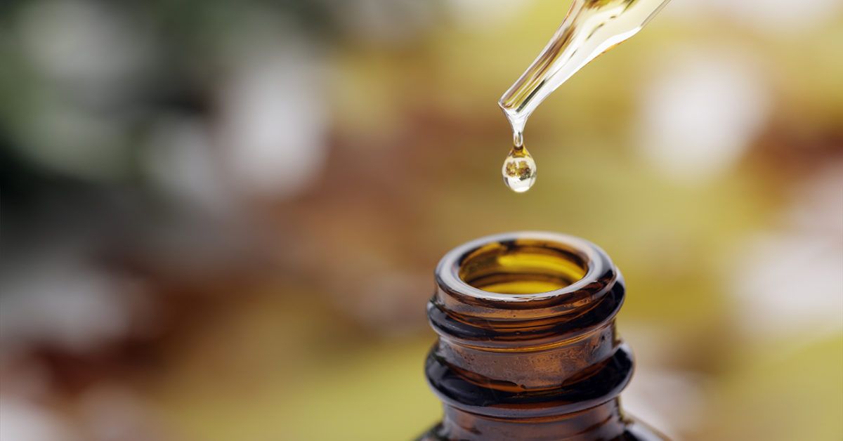 Thieves oil: Uses, benefits, and recipes