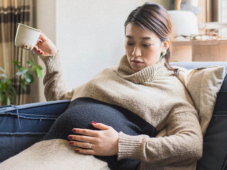 feeling-cold-during-pregnancy-causes-and-symptoms